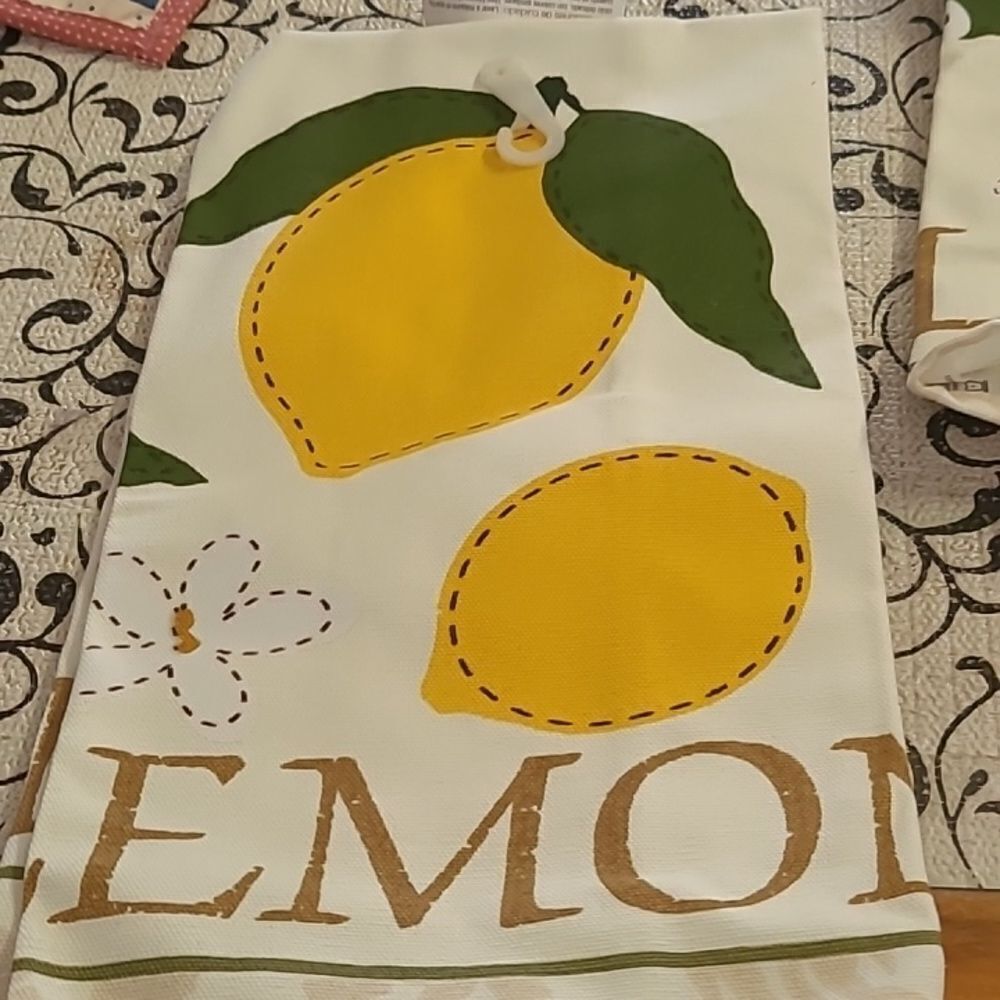 Lemon Print Kitchen Towels - Picture 5 of 7